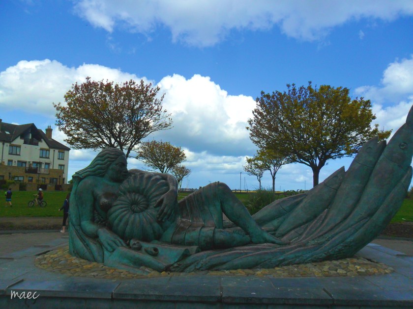 statue1