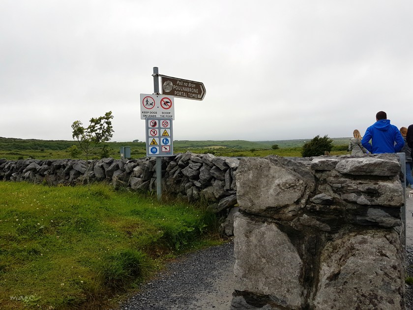 portal tomb sign