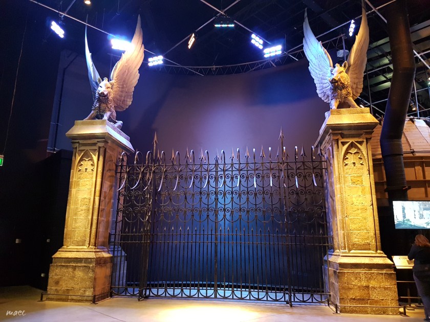2-gates